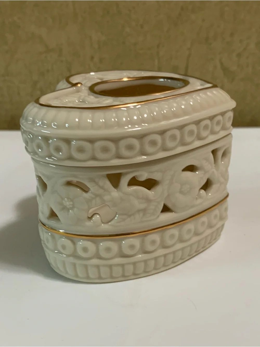 PARTYLITE Victorians Heart Porcelain Tealight Candle Holder P7297 NEW in Box